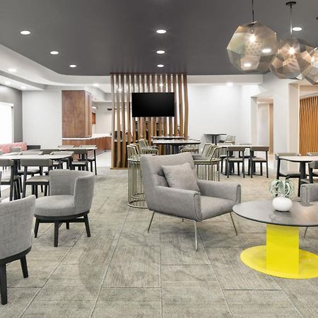 Springhill Suites By Marriott Tulsa Exterior photo